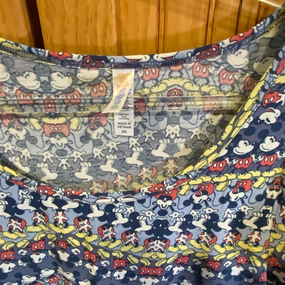 LuLaRoe Multicolor Patterned Short Sleeve Top - Picture 3 of 3